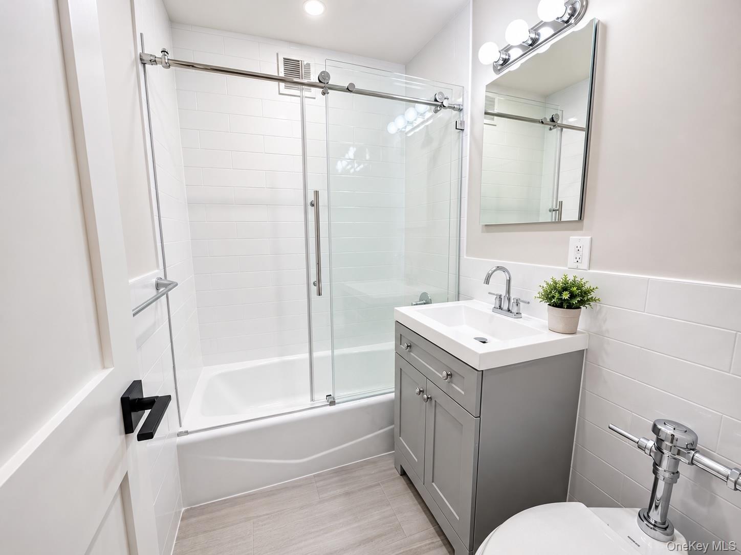 86-10 151st Avenue 3e Property Photo 4