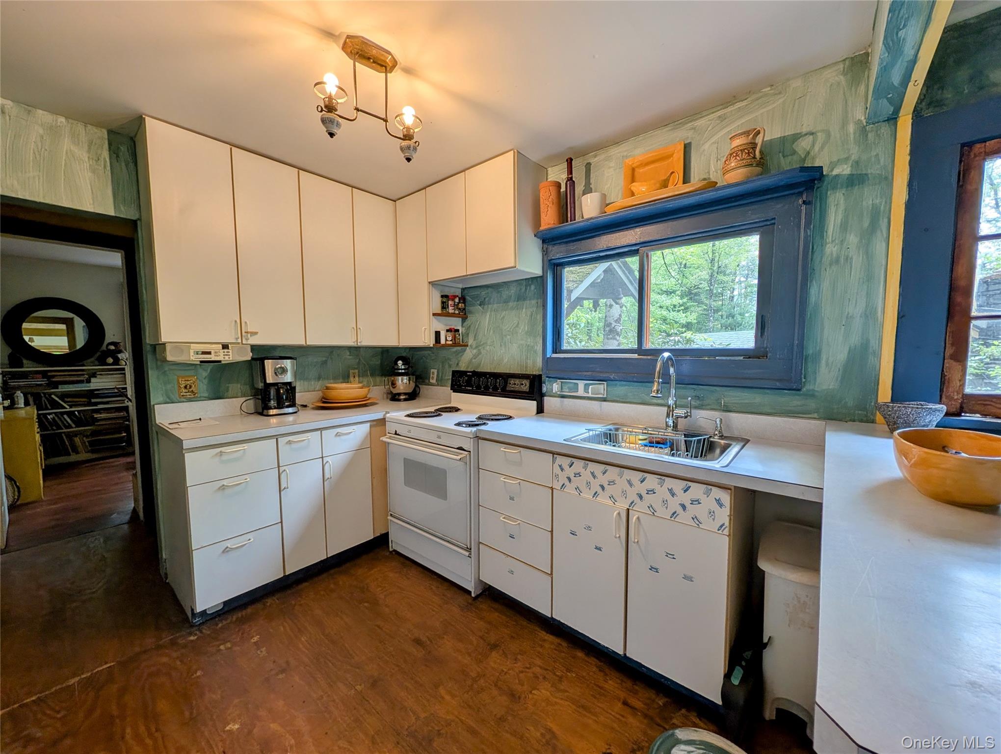 628 Lake Shore Drive Property Photo 14