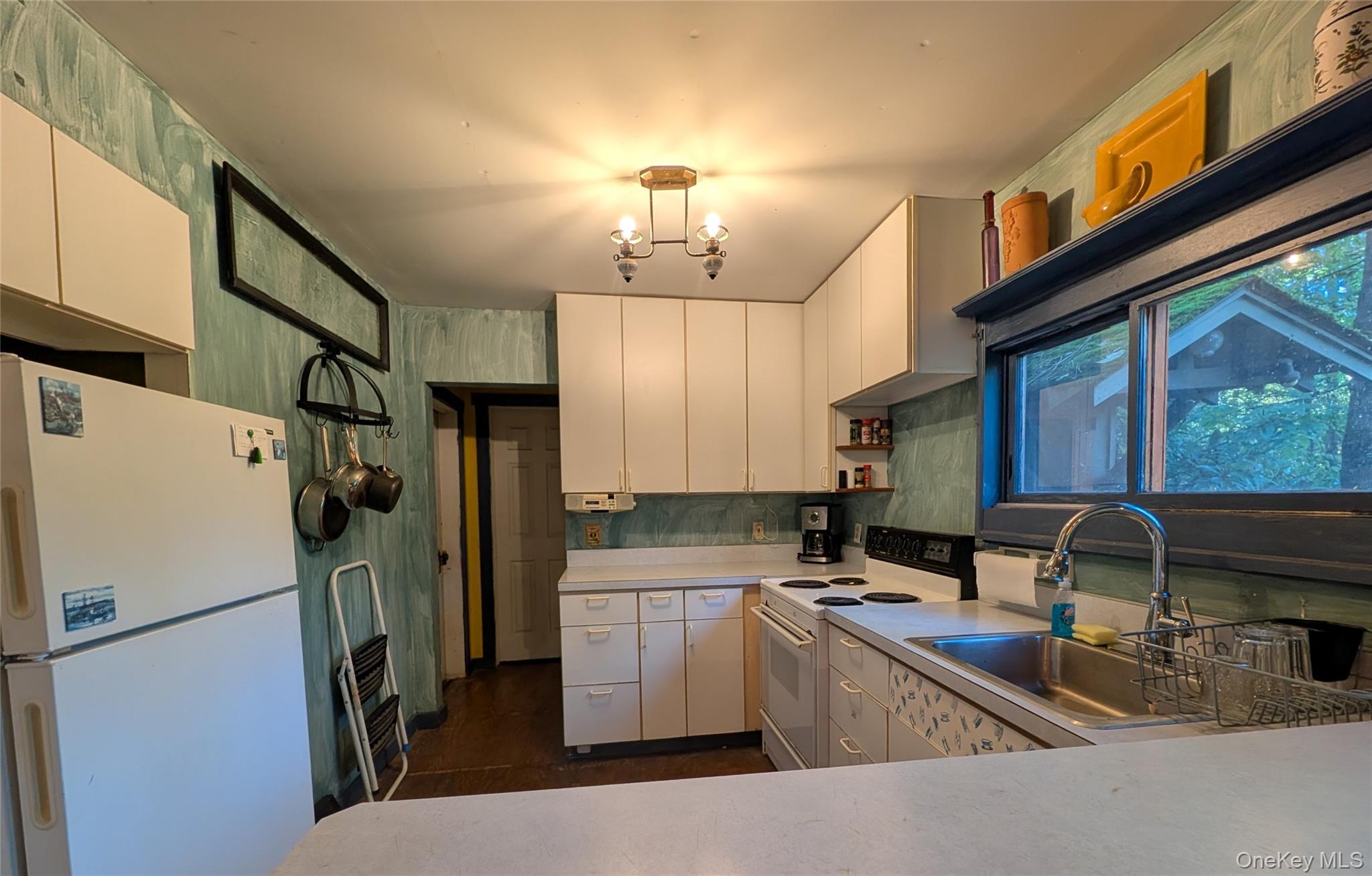 628 Lake Shore Drive Property Photo 28