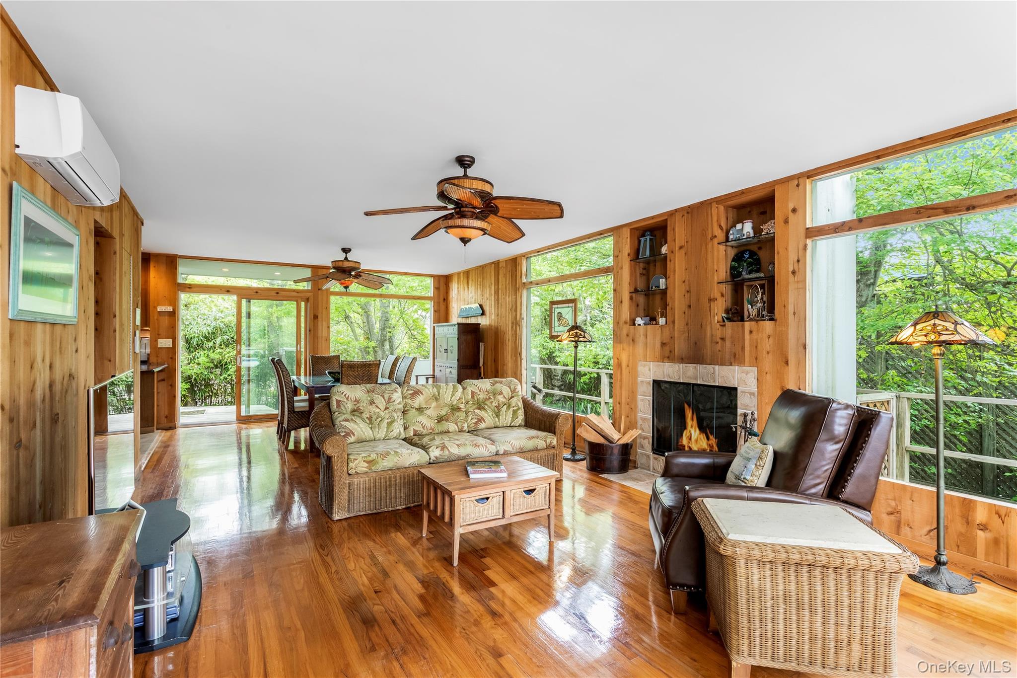 293 Bay Property Photo 4