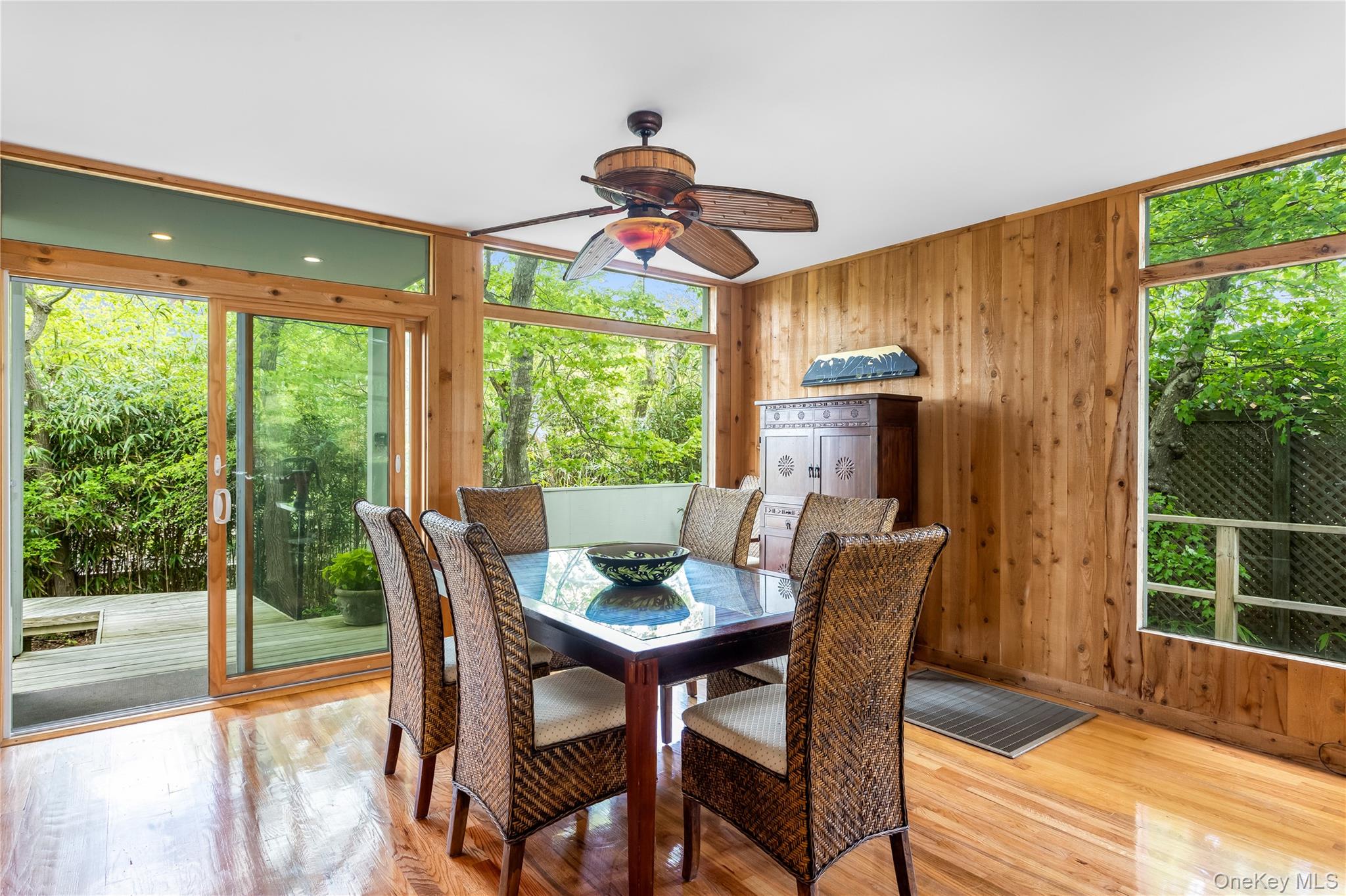 293 Bay Property Photo 6