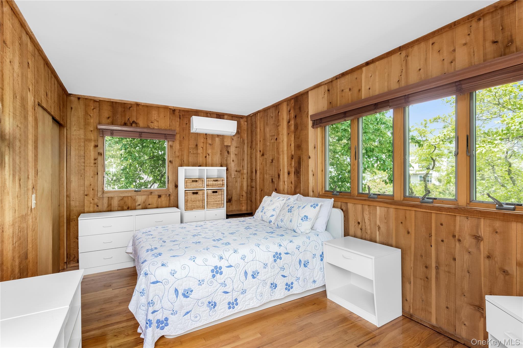 293 Bay Property Photo 12