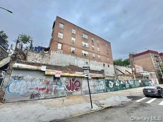365 E 197th Street Property Photo 1