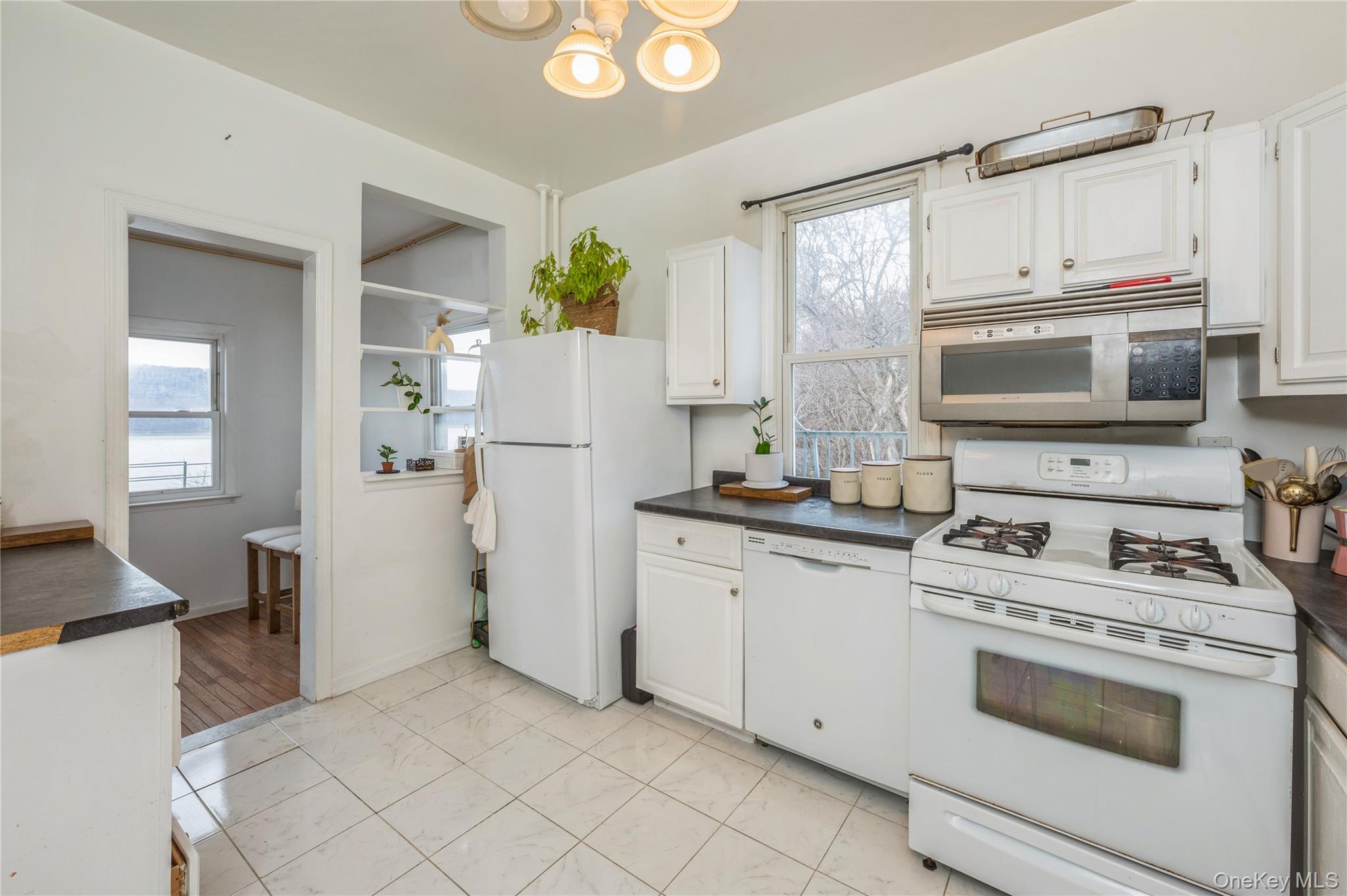785 Warburton Avenue Property Photo 8