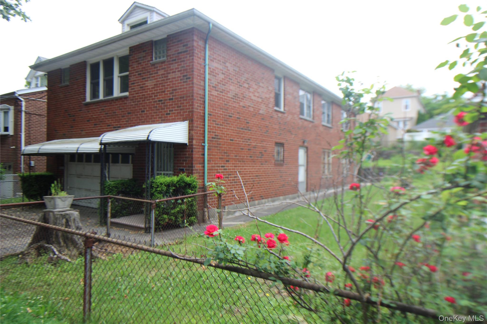 1039 Throggs Neck Expressway Property Photo 3