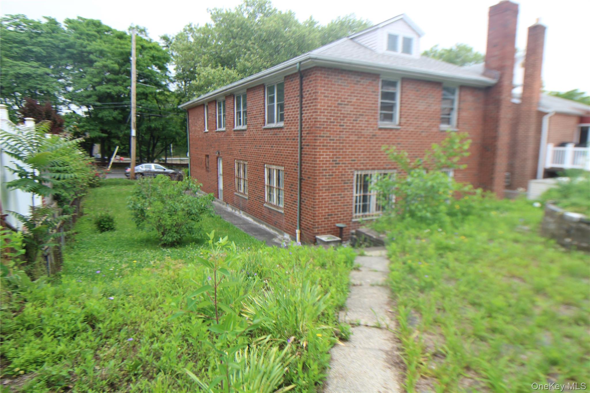 1039 Throggs Neck Expressway Property Photo 6