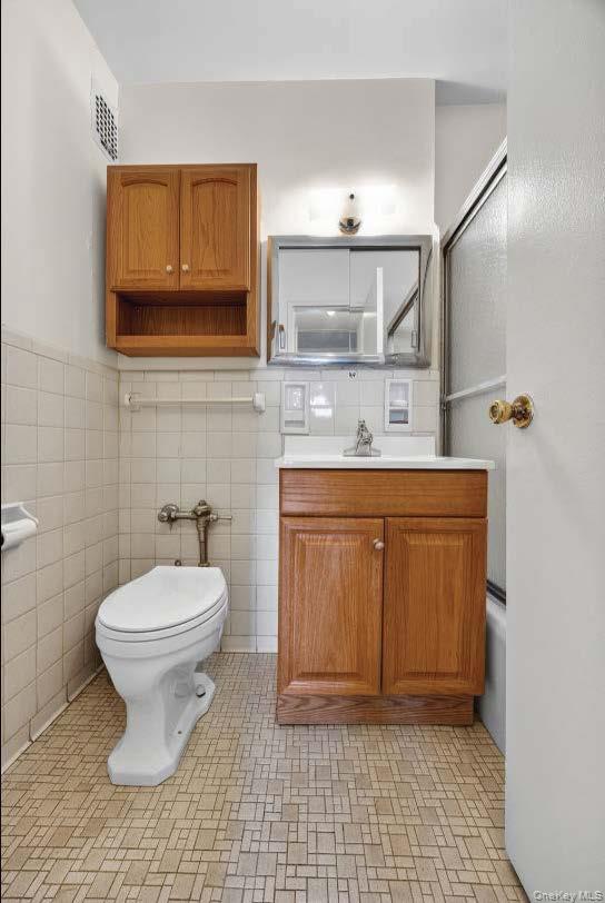 142-05 Roosevelt Avenue 7 Property Photo 11