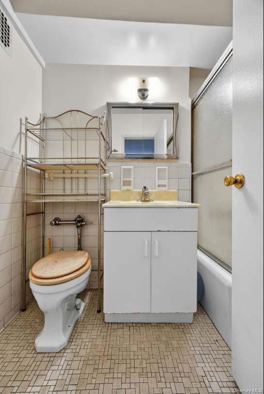 142-05 Roosevelt Avenue 7 Property Photo 15