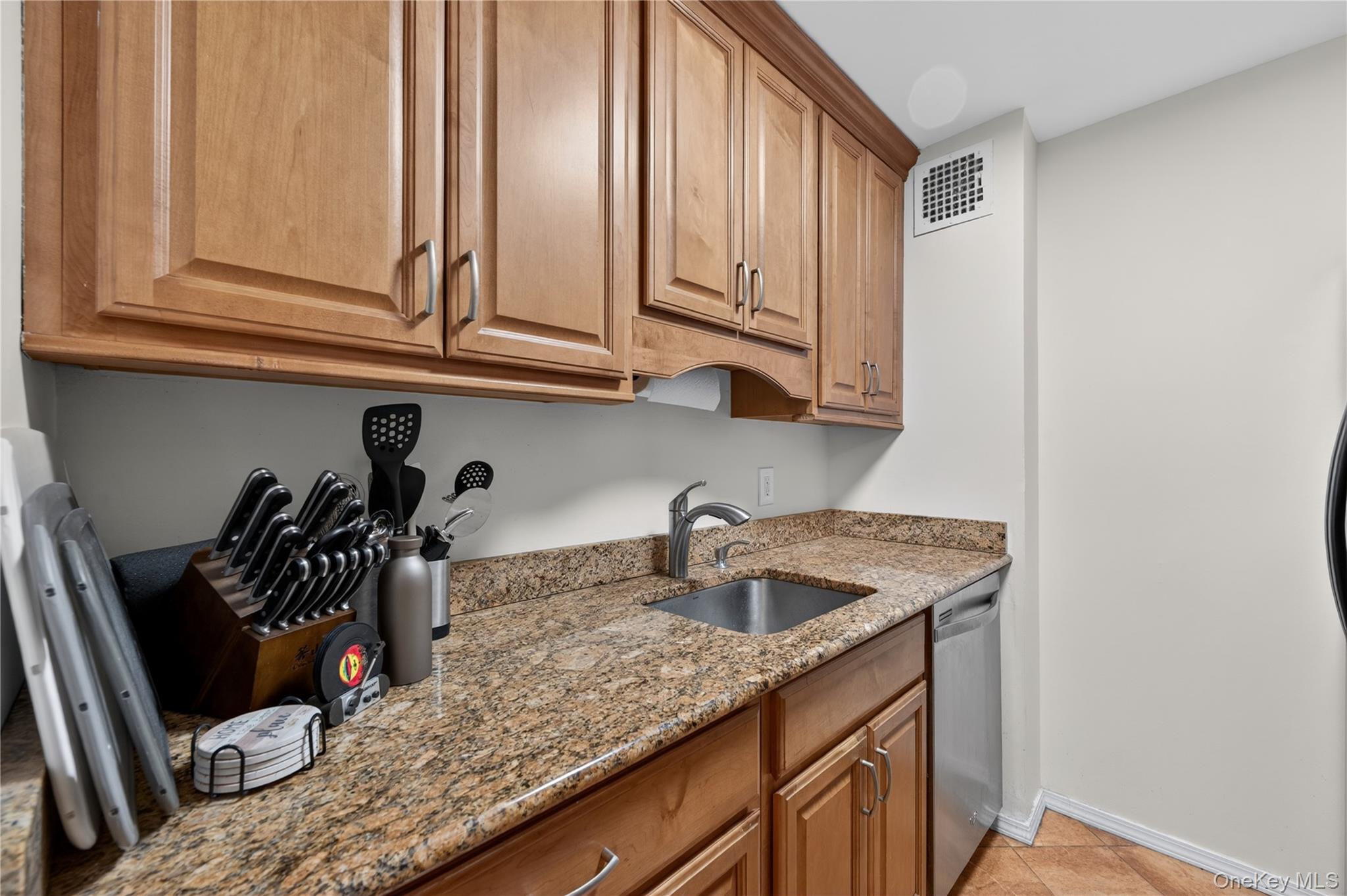 100 Clinton Avenue 3c Property Photo 6