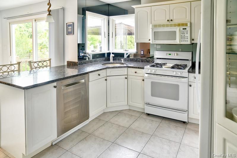18 Bailey Avenue Property Photo 8