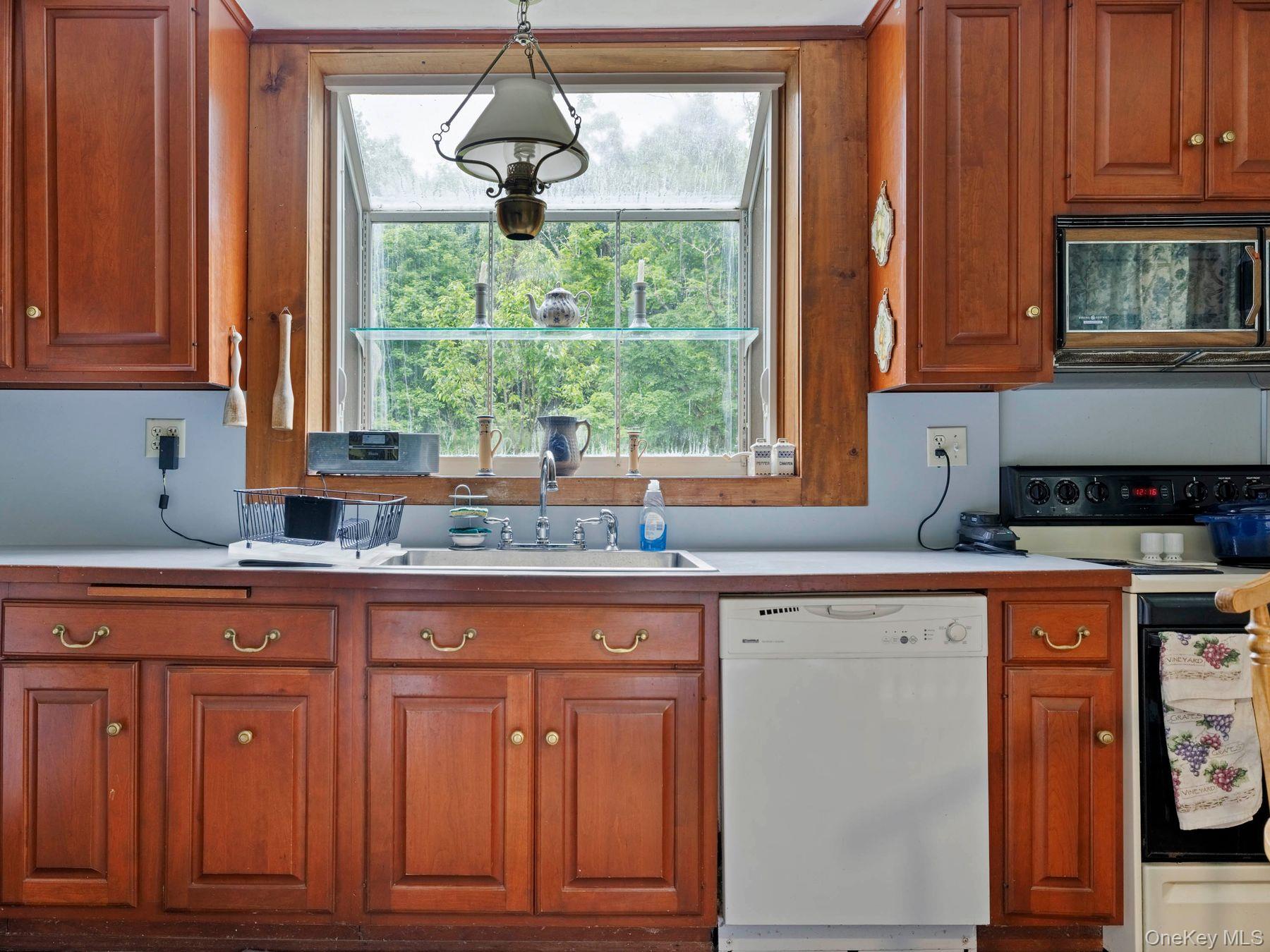 80 S Ohioville Road Property Photo 6