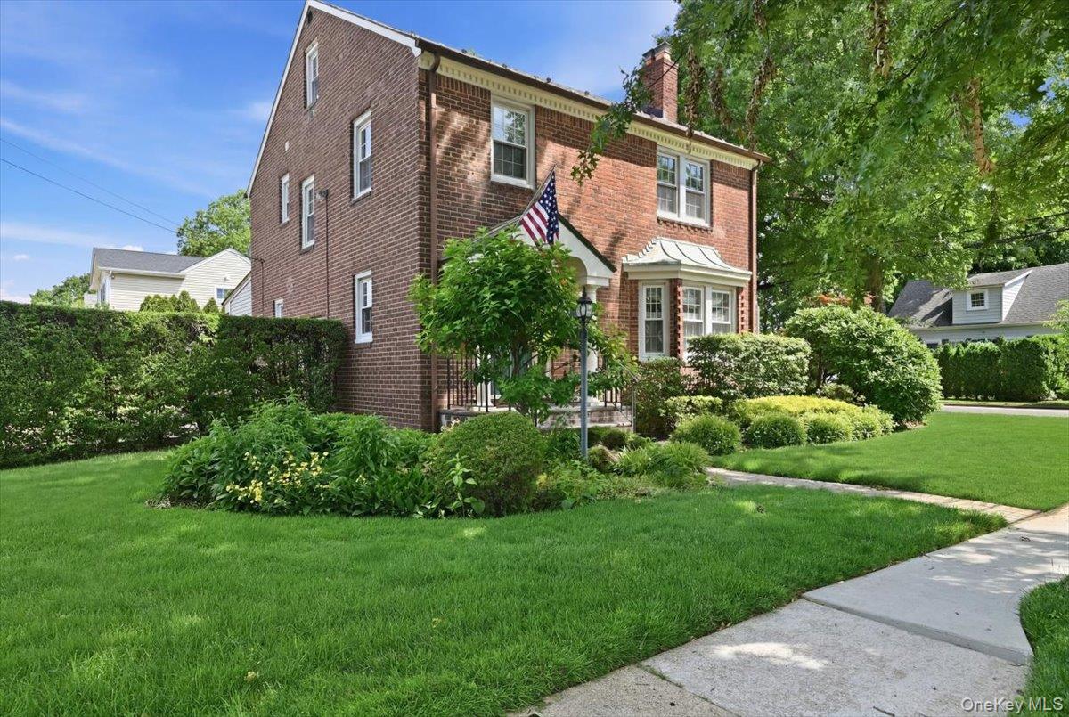 225 Crocus Avenue Property Photo 2