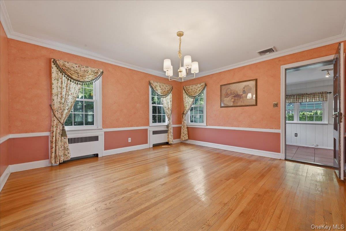 225 Crocus Avenue Property Photo 9