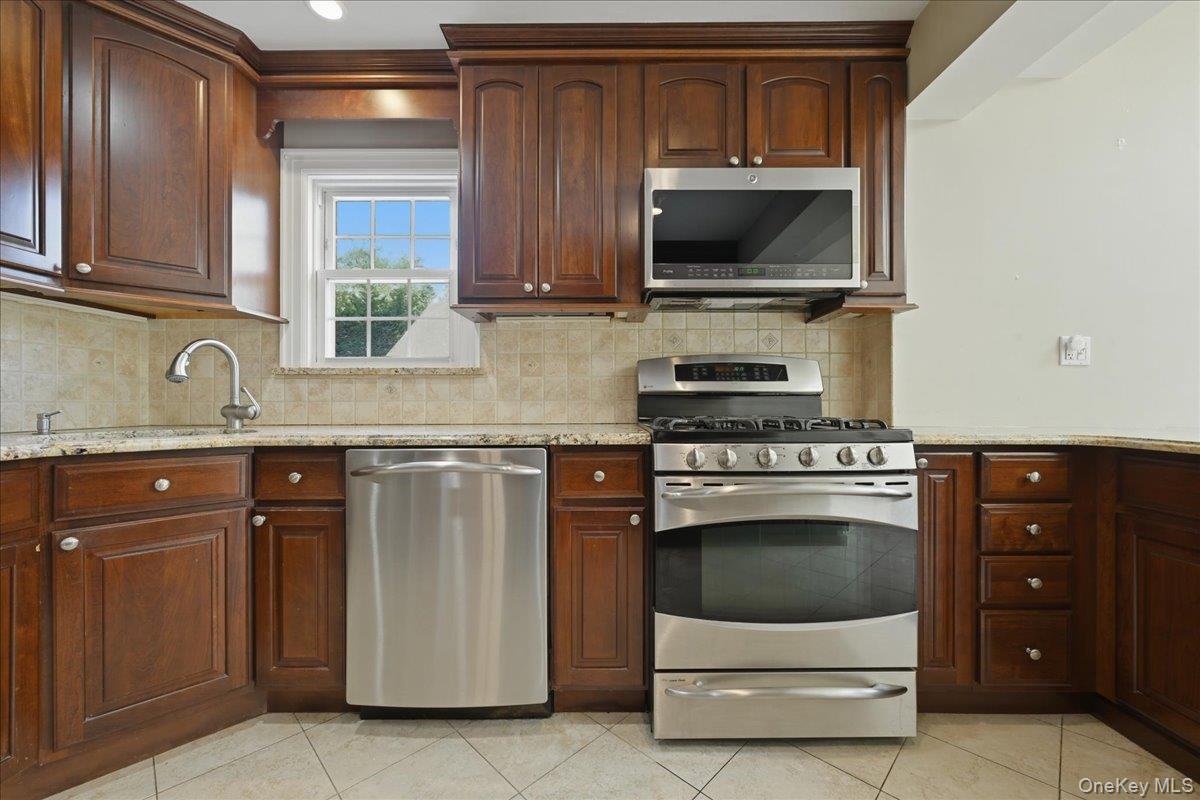 225 Crocus Avenue Property Photo 13