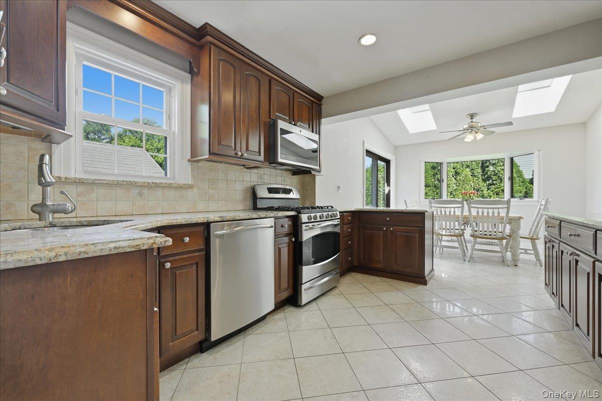 225 Crocus Avenue Property Photo 15