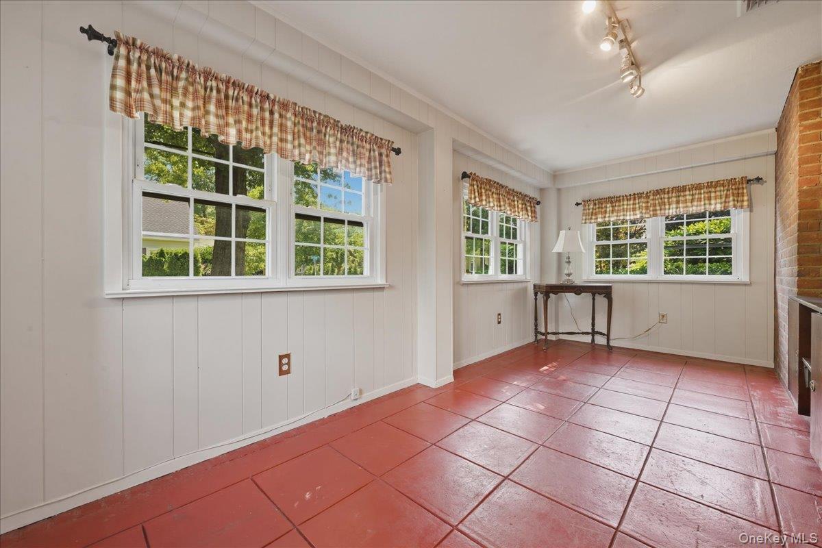 225 Crocus Avenue Property Photo 18