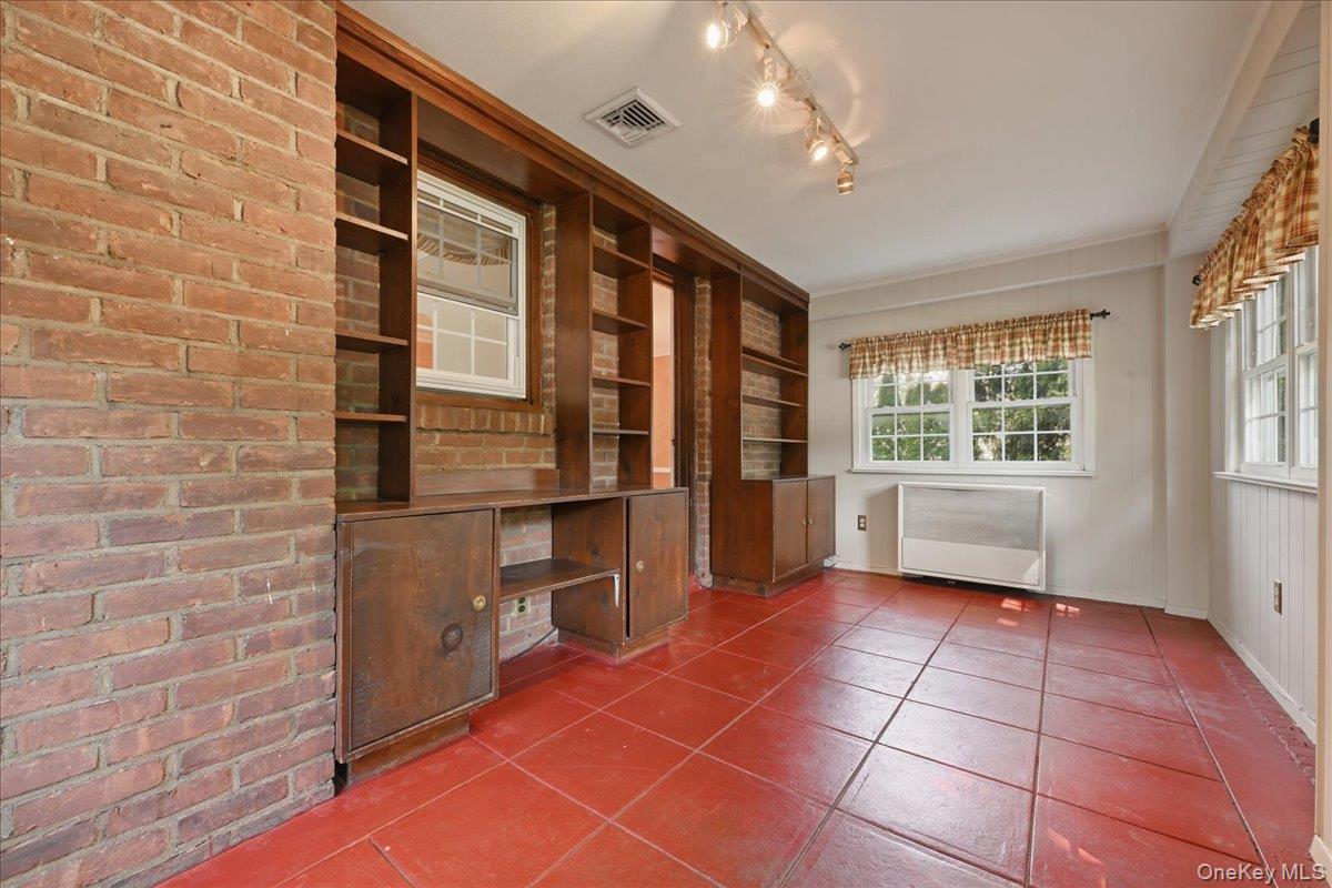 225 Crocus Avenue Property Photo 19