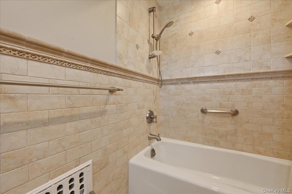 225 Crocus Avenue Property Photo 27