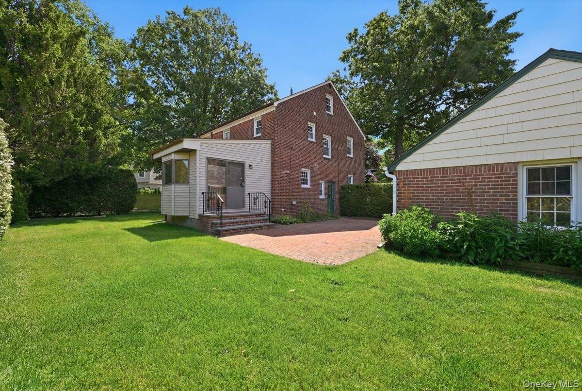 225 Crocus Avenue Property Photo 36