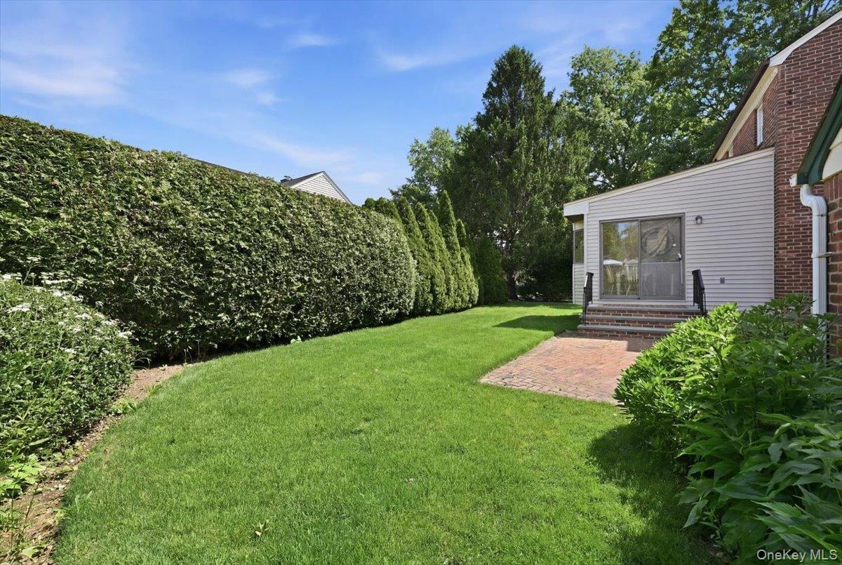225 Crocus Avenue Property Photo 39