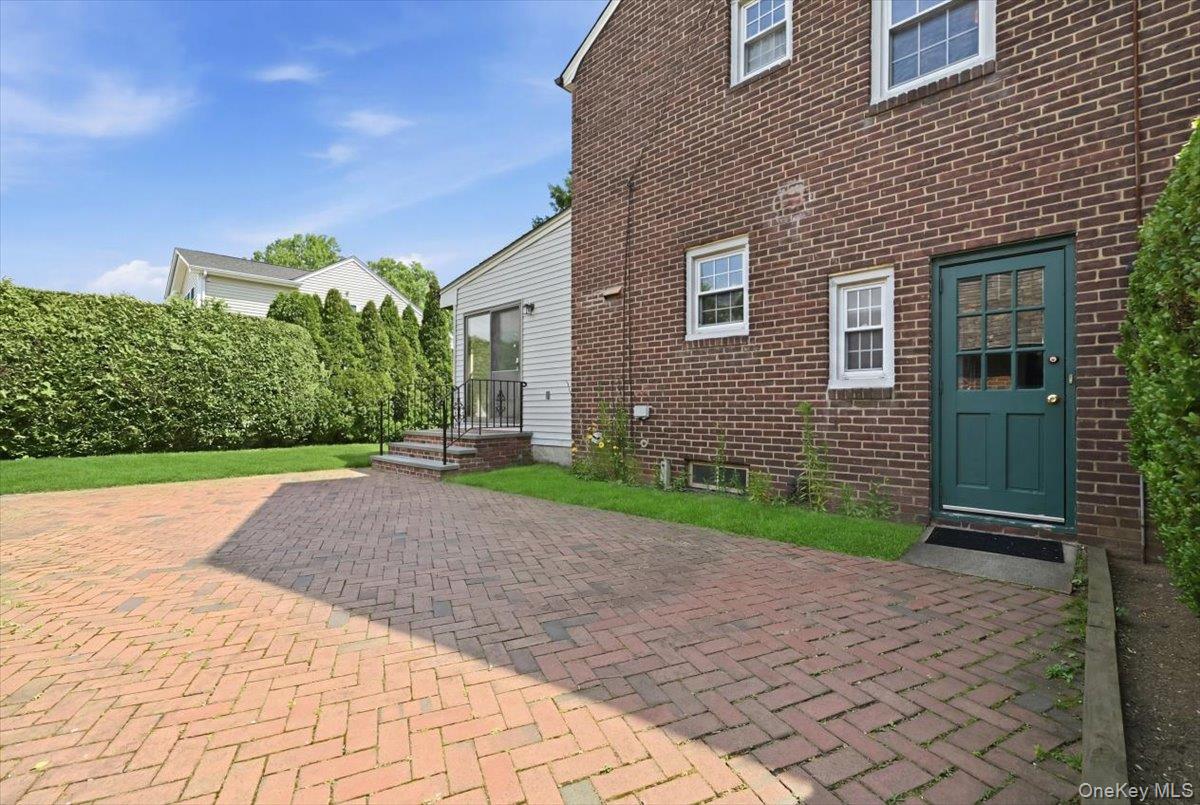 225 Crocus Avenue Property Photo 41