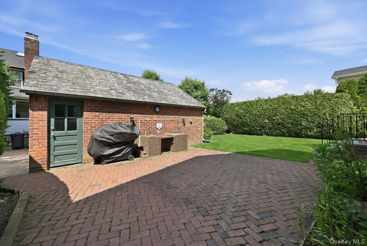225 Crocus Avenue Property Photo 42