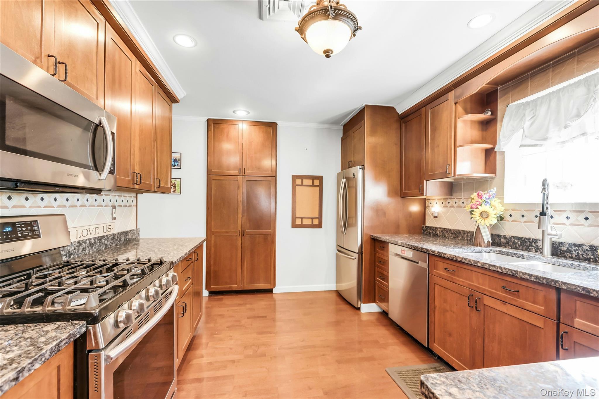 36 Richard Avenue Property Photo 10