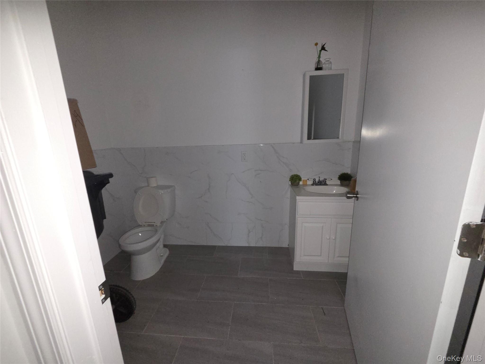 810 E 165th Street Property Photo 4