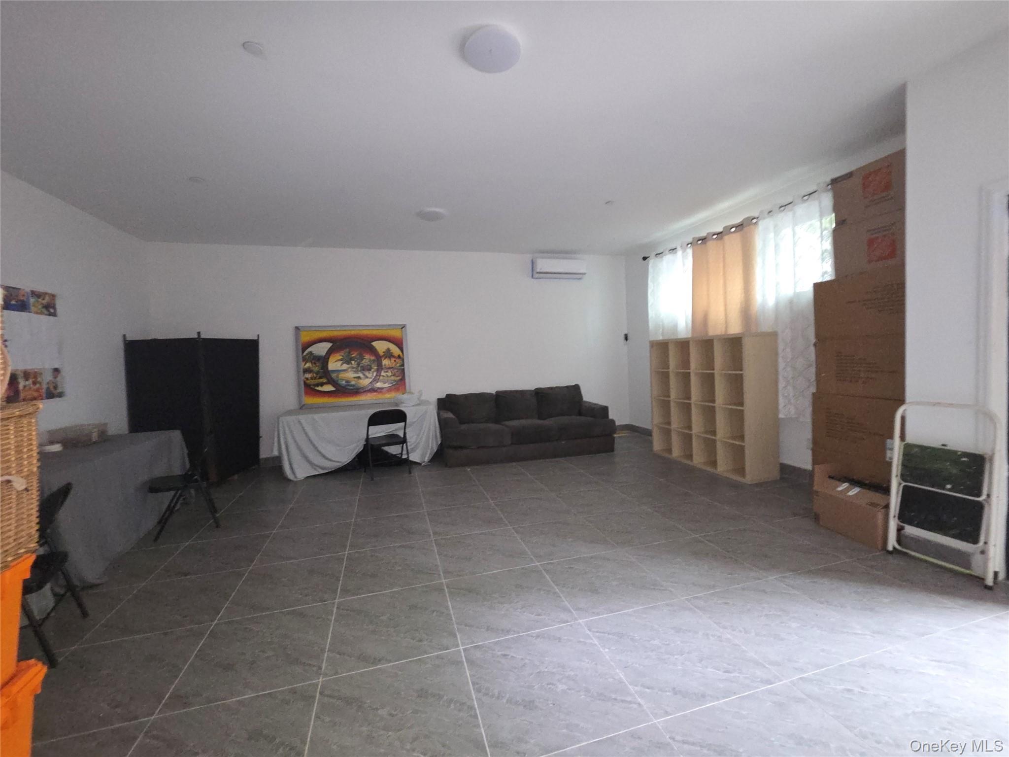 810 E 165th Street Property Photo 5