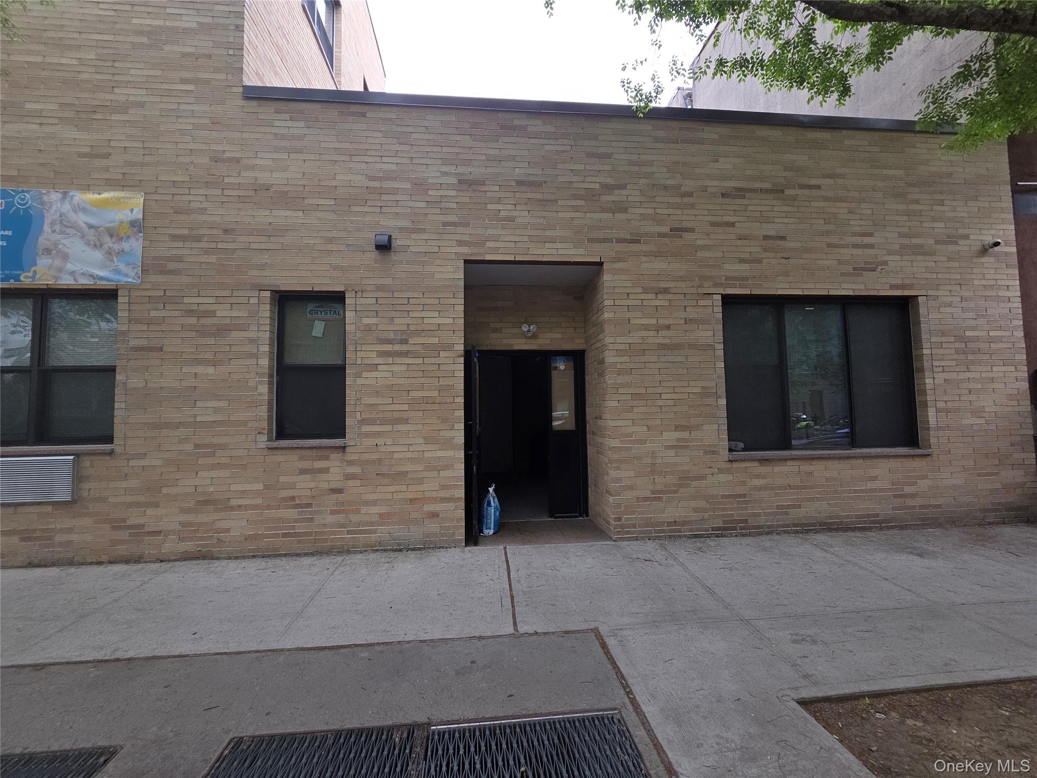 810 E 165th Street Property Photo 7