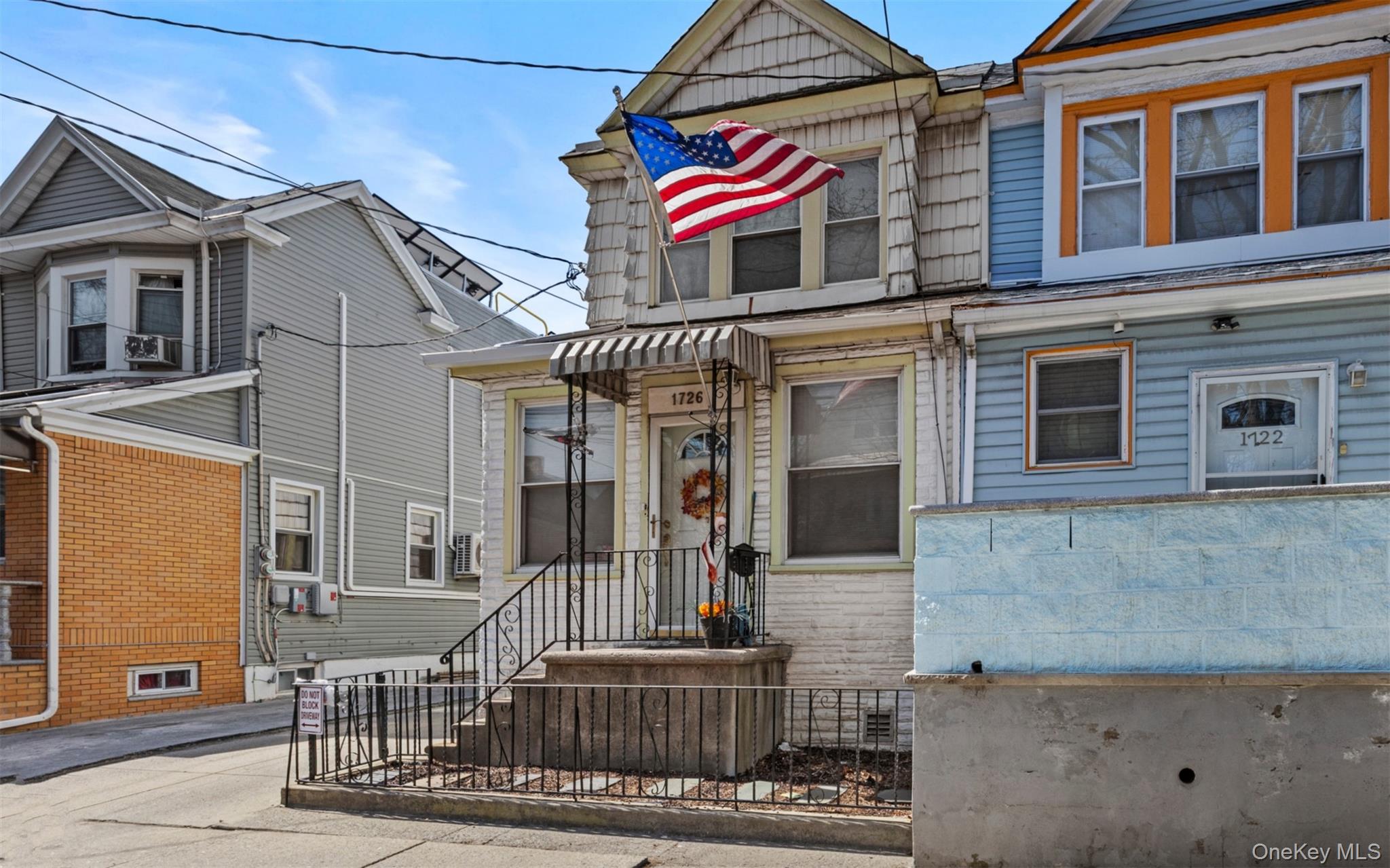 1726 E 48th Street Property Photo 1