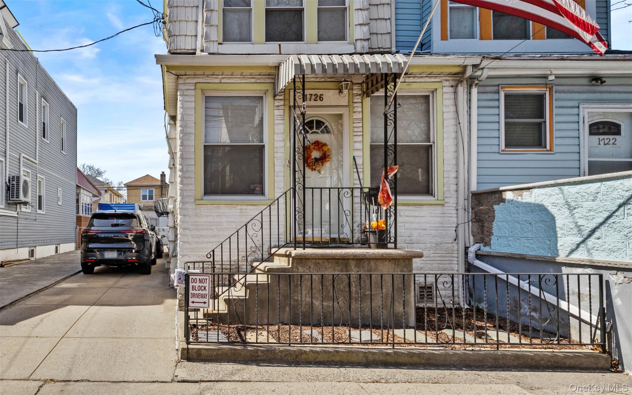 1726 E 48th Street Property Photo 2