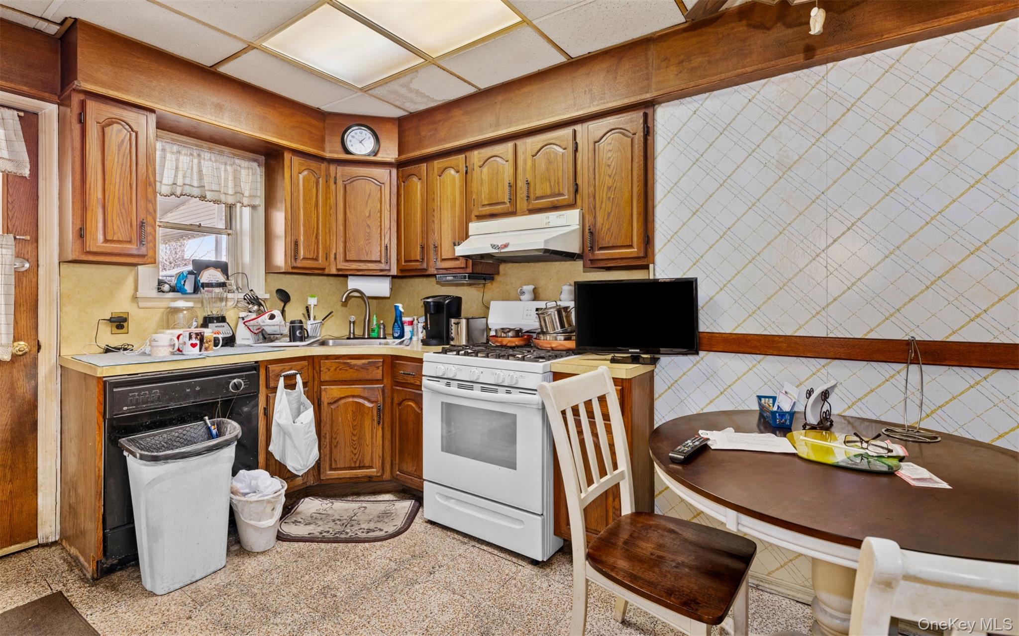 1726 E 48th Street Property Photo 6