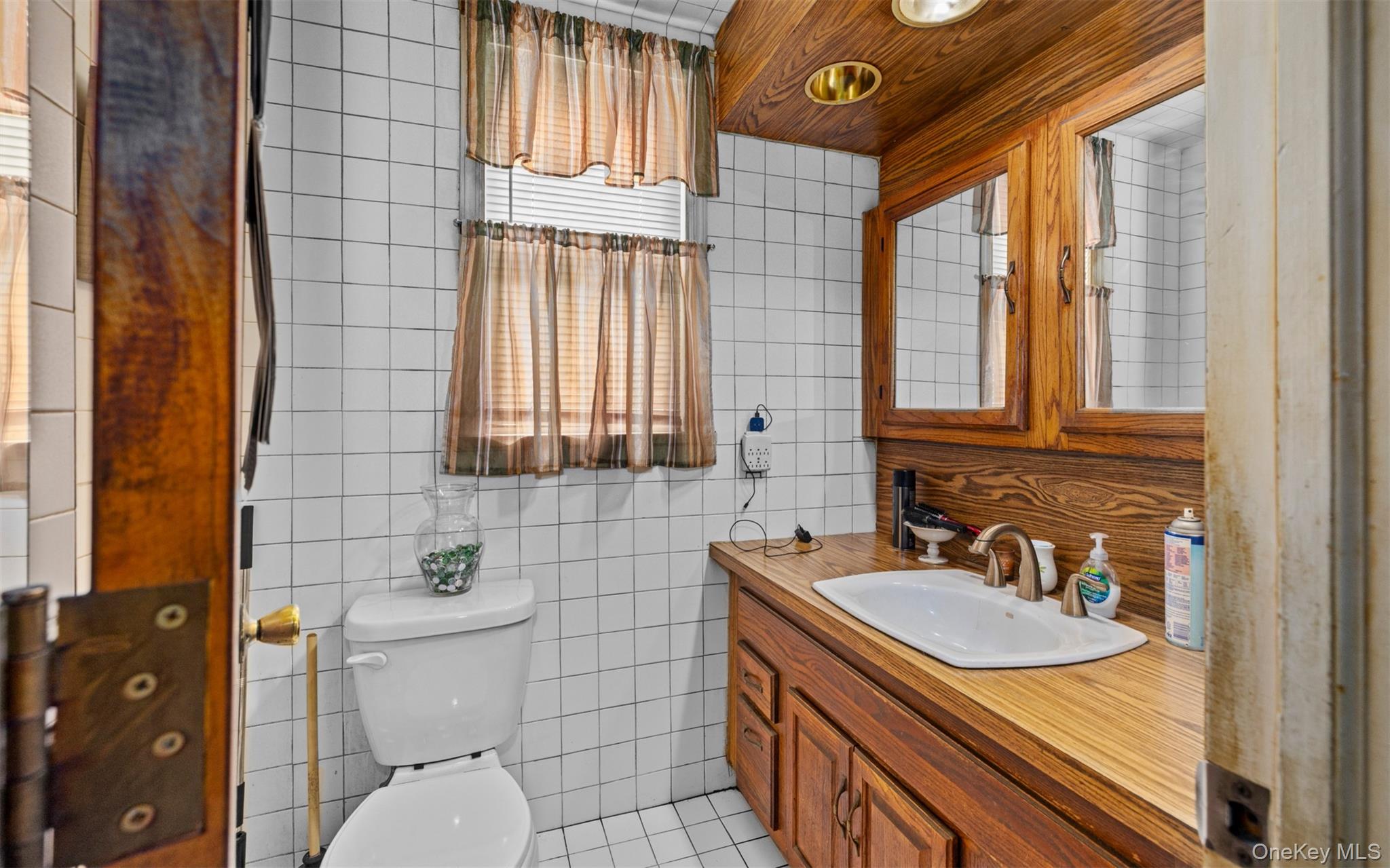 1726 E 48th Street Property Photo 8