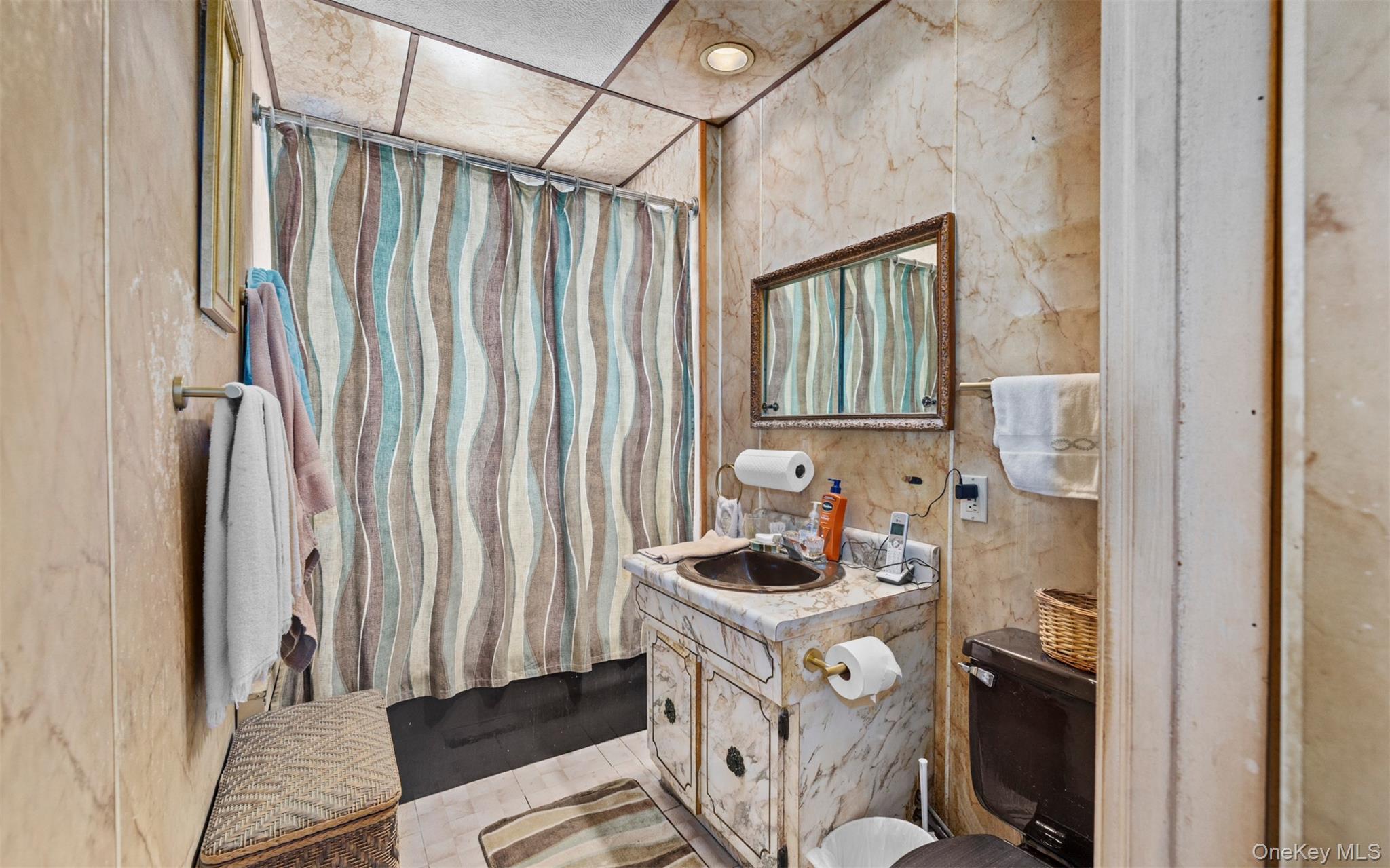 1726 E 48th Street Property Photo 10