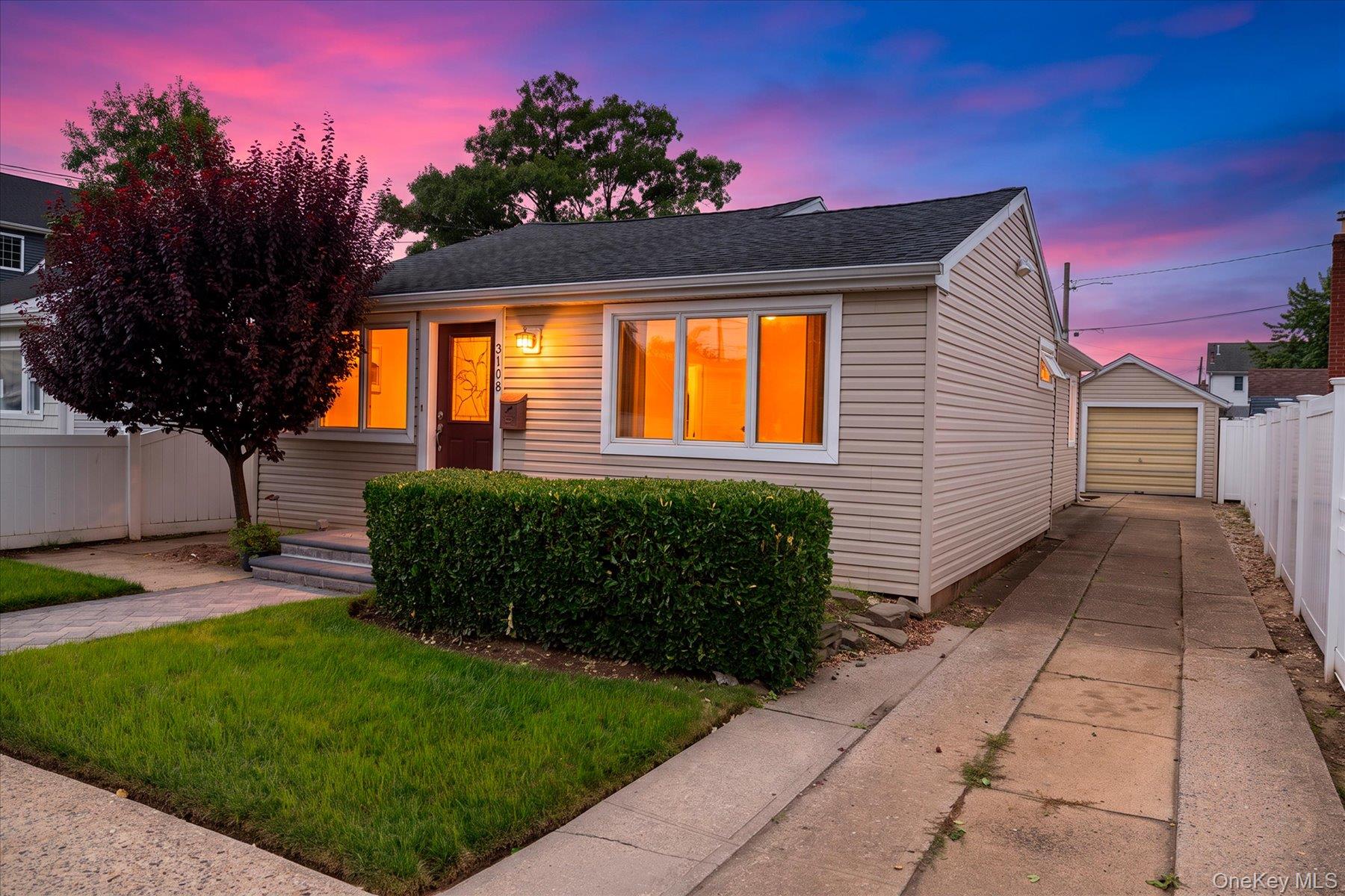 3108 Royal Avenue Property Photo 1