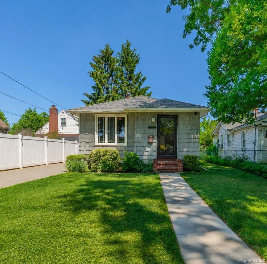 26209 E Williston Avenue Property Photo 1
