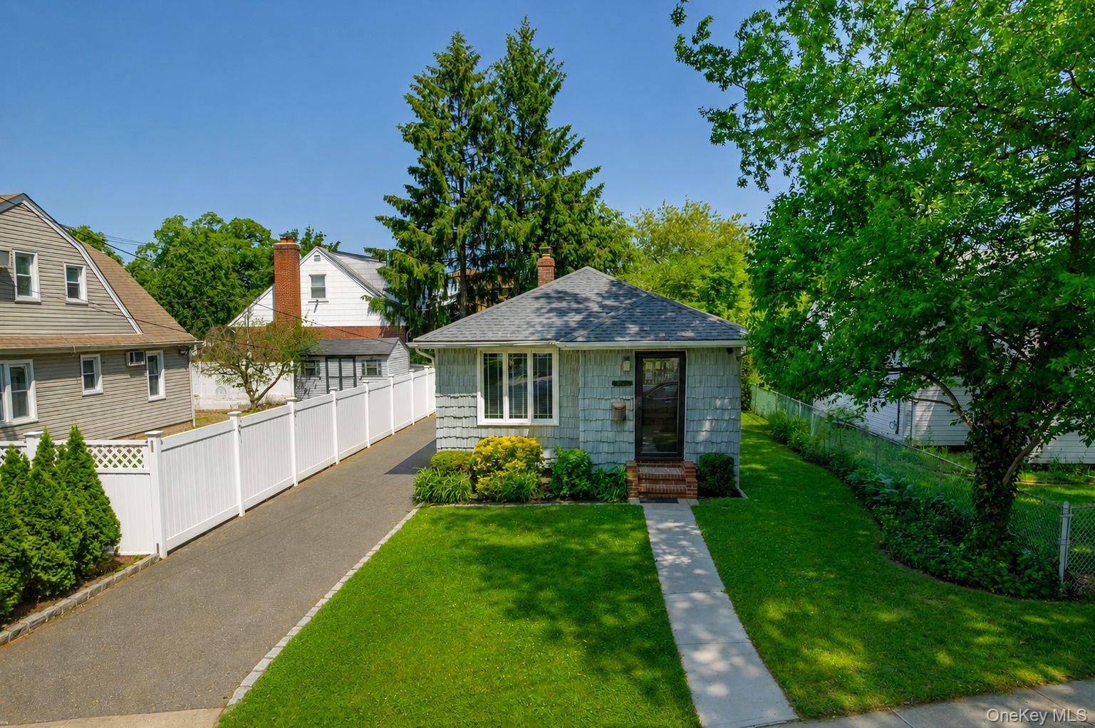 26209 E Williston Avenue Property Photo 2