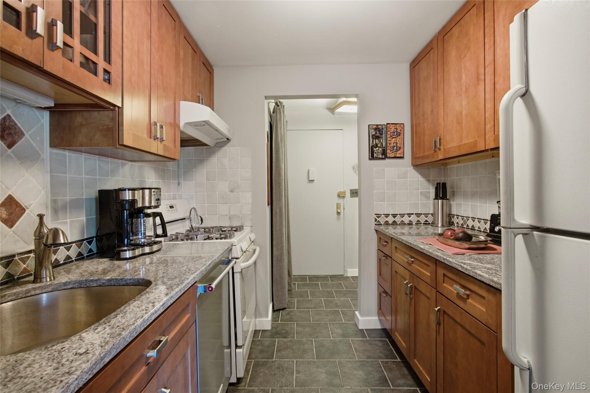 100 Diplomat Drive 2b Property Photo 12