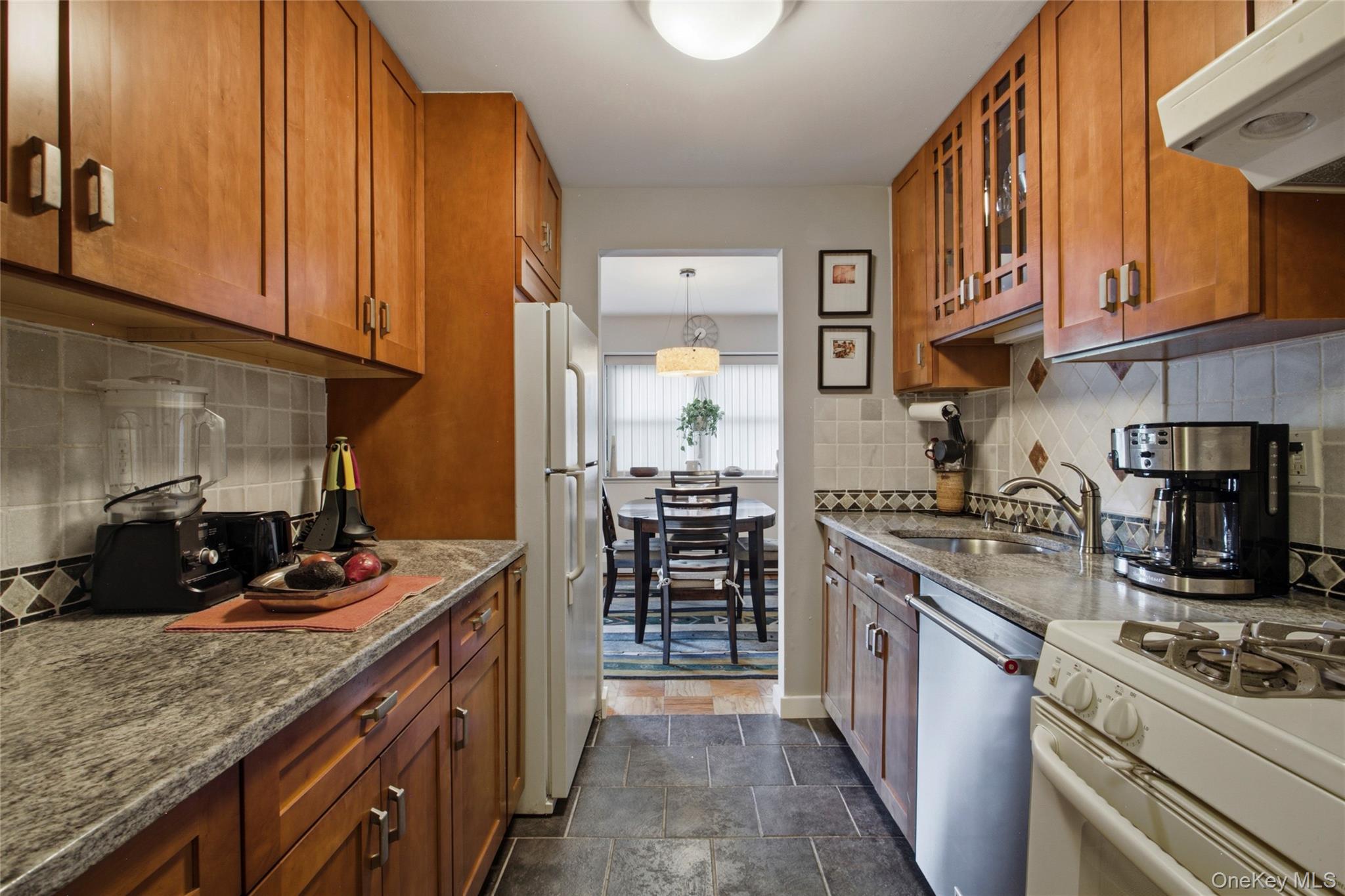 100 Diplomat Drive 2b Property Photo 13