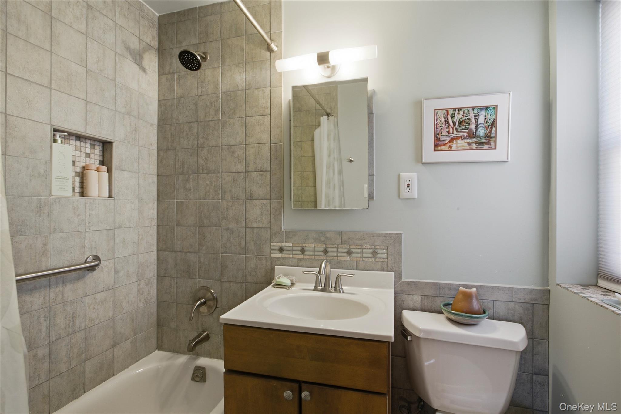 100 Diplomat Drive 2b Property Photo 17