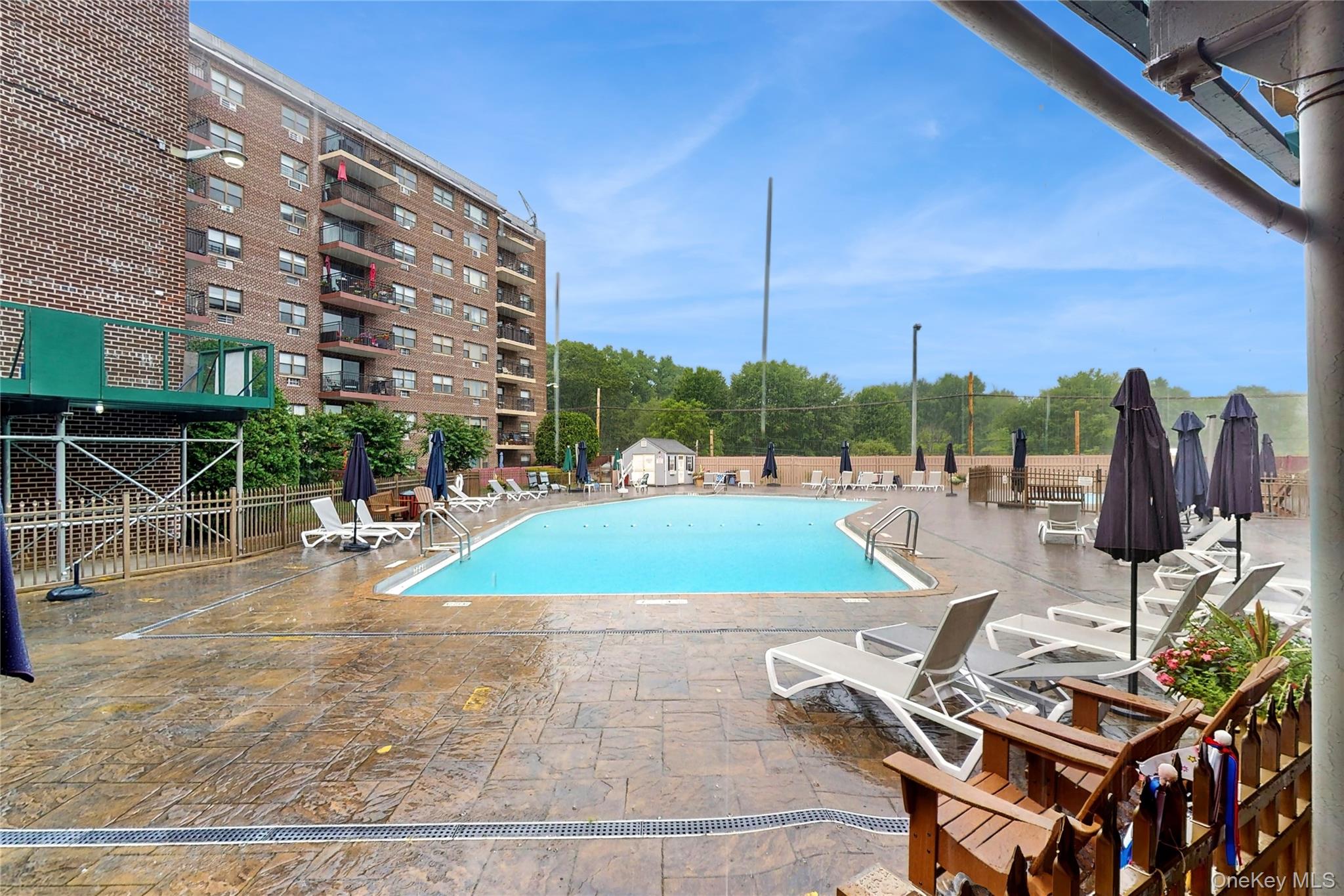 100 Diplomat Drive 2b Property Photo 29
