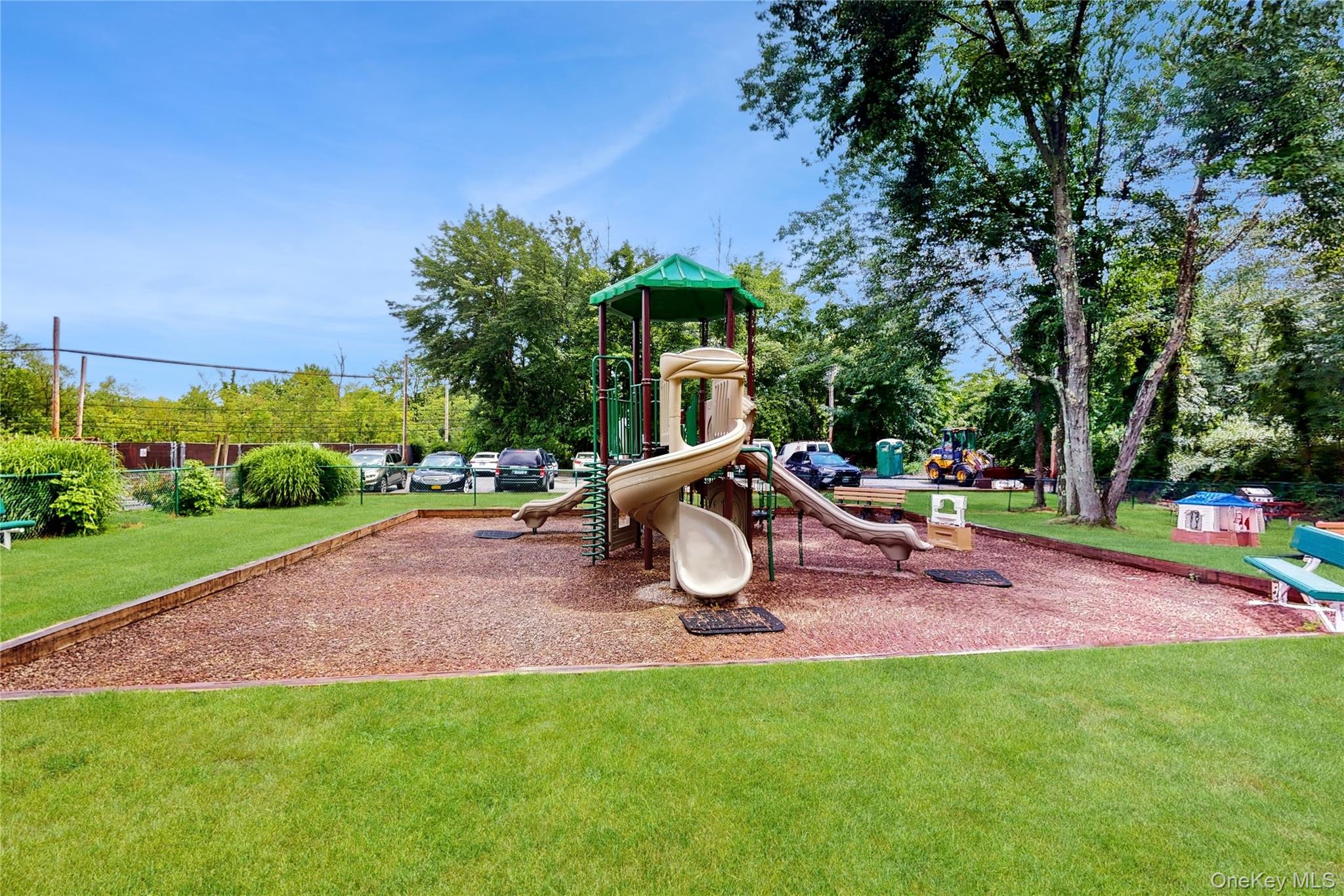100 Diplomat Drive 2b Property Photo 31
