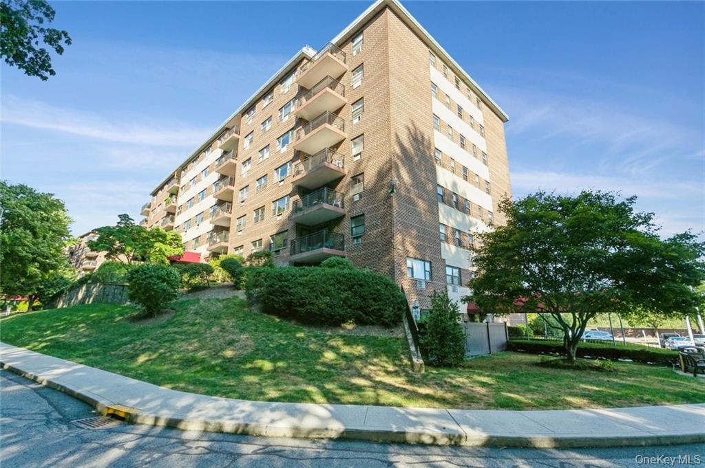 100 Diplomat Drive 2b Property Photo 36