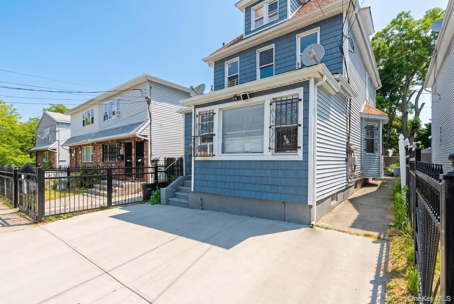 11417 159th Street Property Photo 2