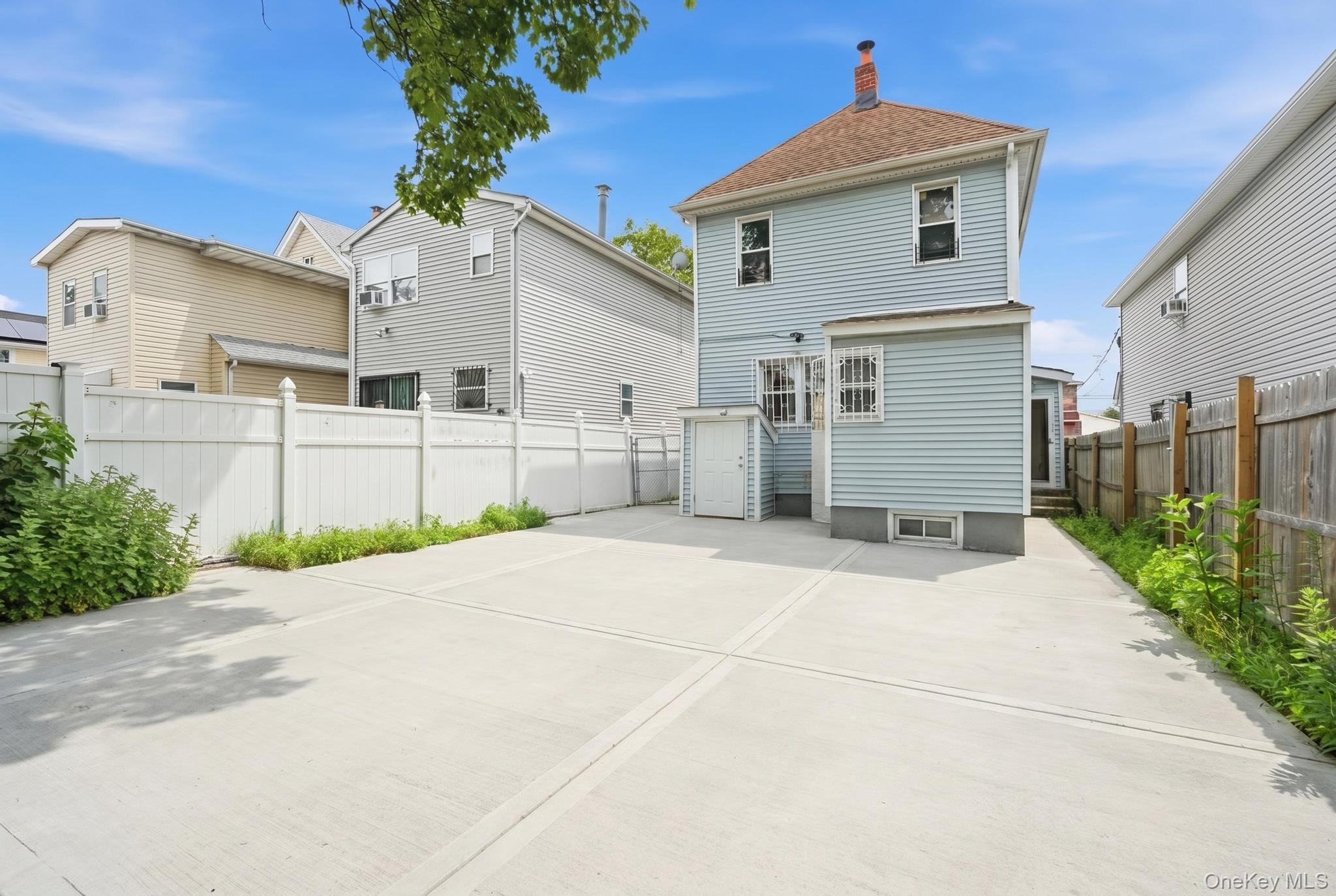 11417 159th Street Property Photo 4