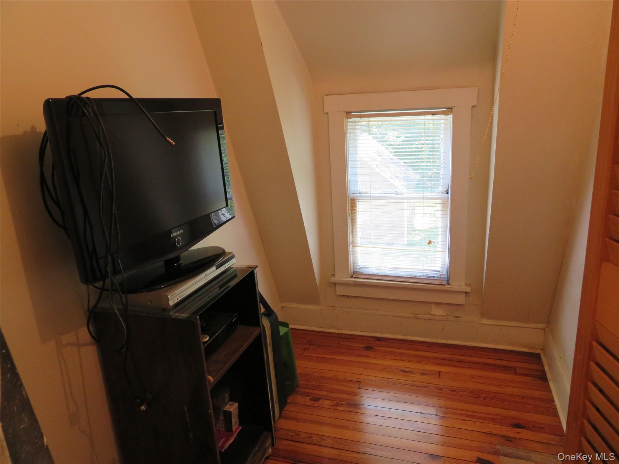 22 State Street Property Photo 13