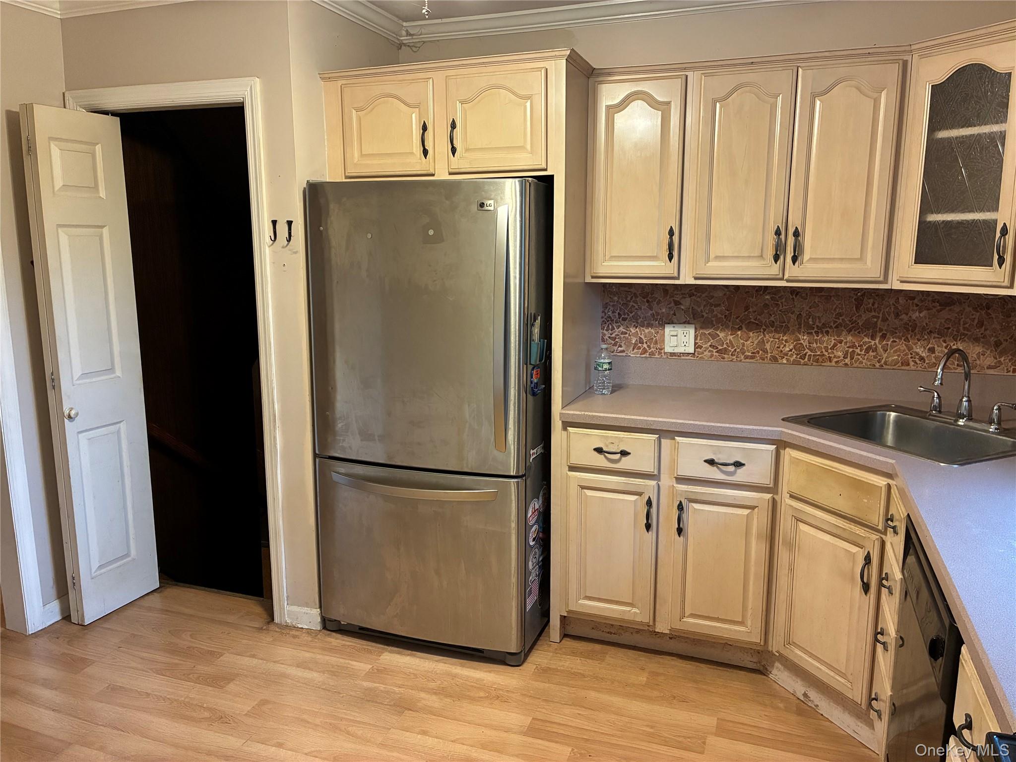 27 Elizabeth Drive Property Photo 6