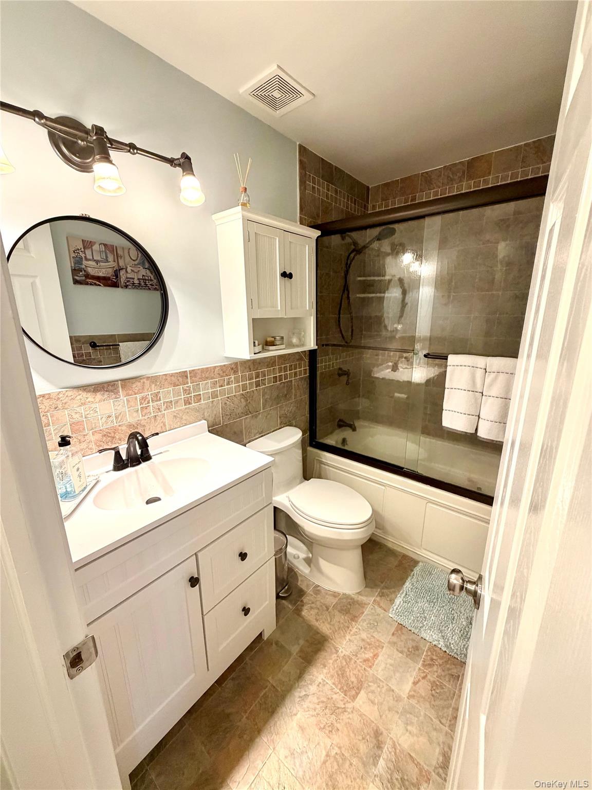 328 Lakeland Avenue 1a Property Photo 13