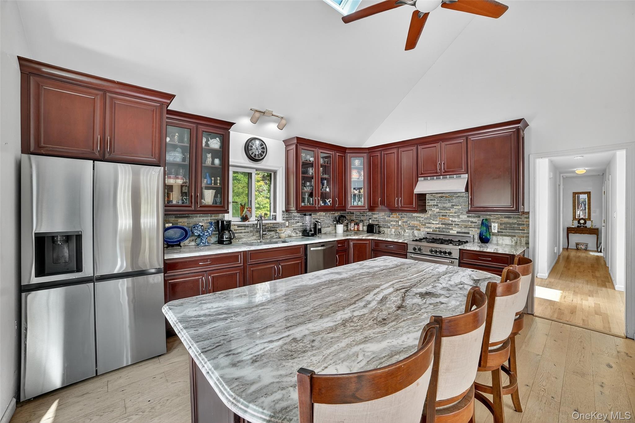 986 Cliff Avenue Property Photo 6